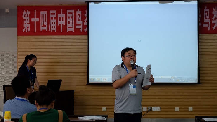 8.我校beat365网页版登录官网赵洪峰副教授主持分会场讨论.JPG 8.我校beat365网页版登录官网赵洪峰副教授主持分会场讨论.JPG